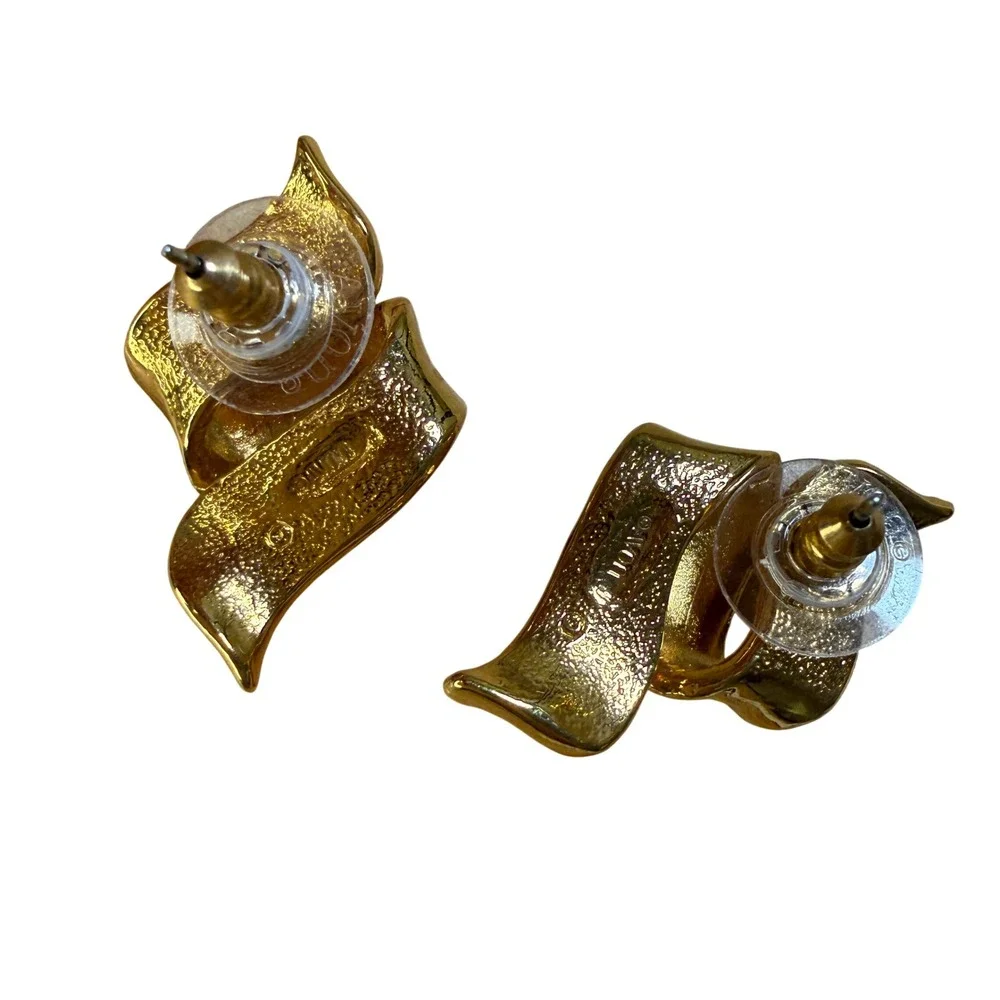 Avon‎ Ribbon Stud Earrings Gold Tone Vintage Sculptural Wavy Statement Design